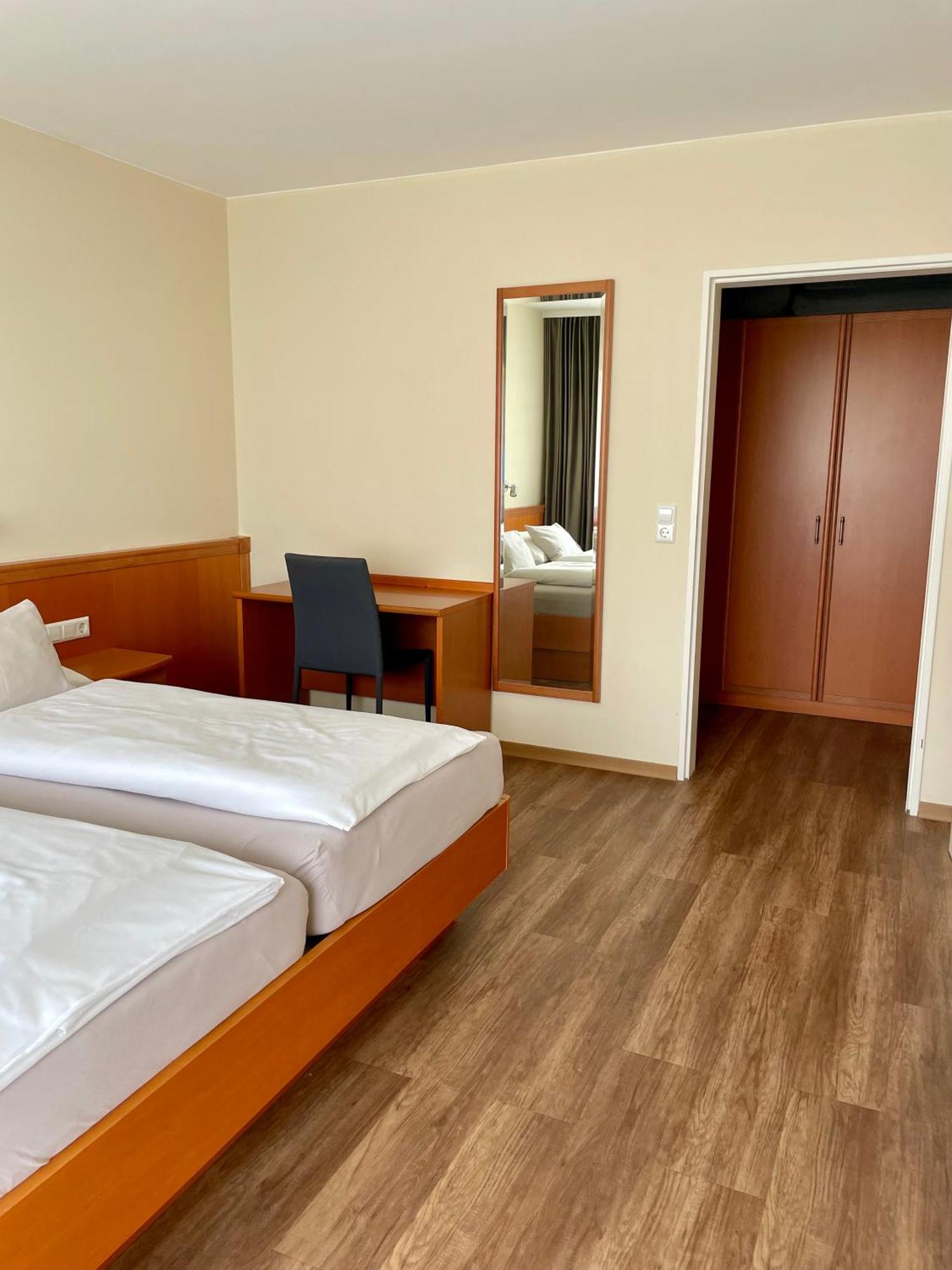Hotel Gaestehaus Zuern فاسربرغ المظهر الخارجي الصورة